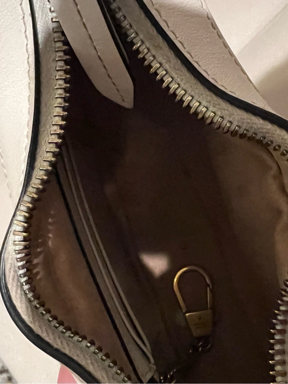 Gucci GG Marmont Small Shoulder Bag - Picture 7 of 7